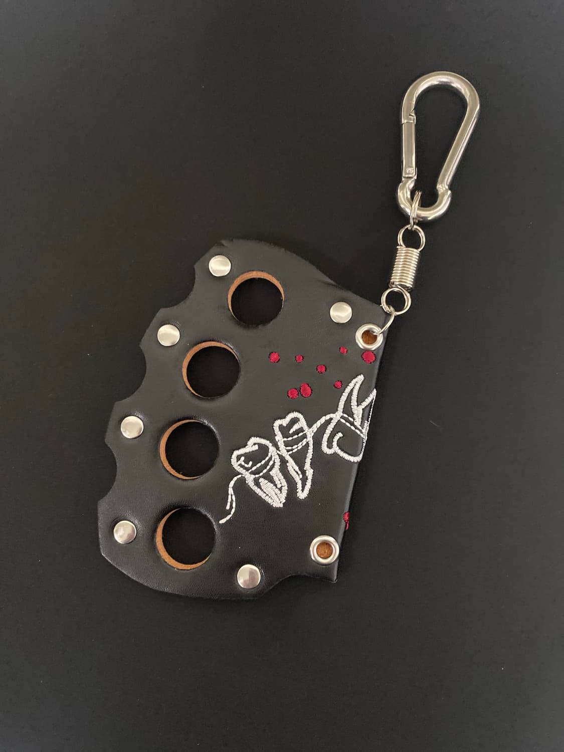 블랙 레더 너클 키체인 상품이미지1