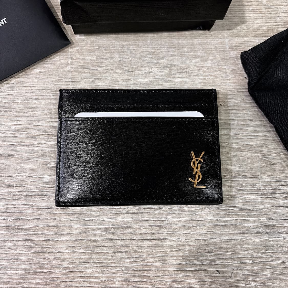 (정품/새상품) 생로랑 블랙 금장 YSL 모노그램 카드지갑 상품이미지1