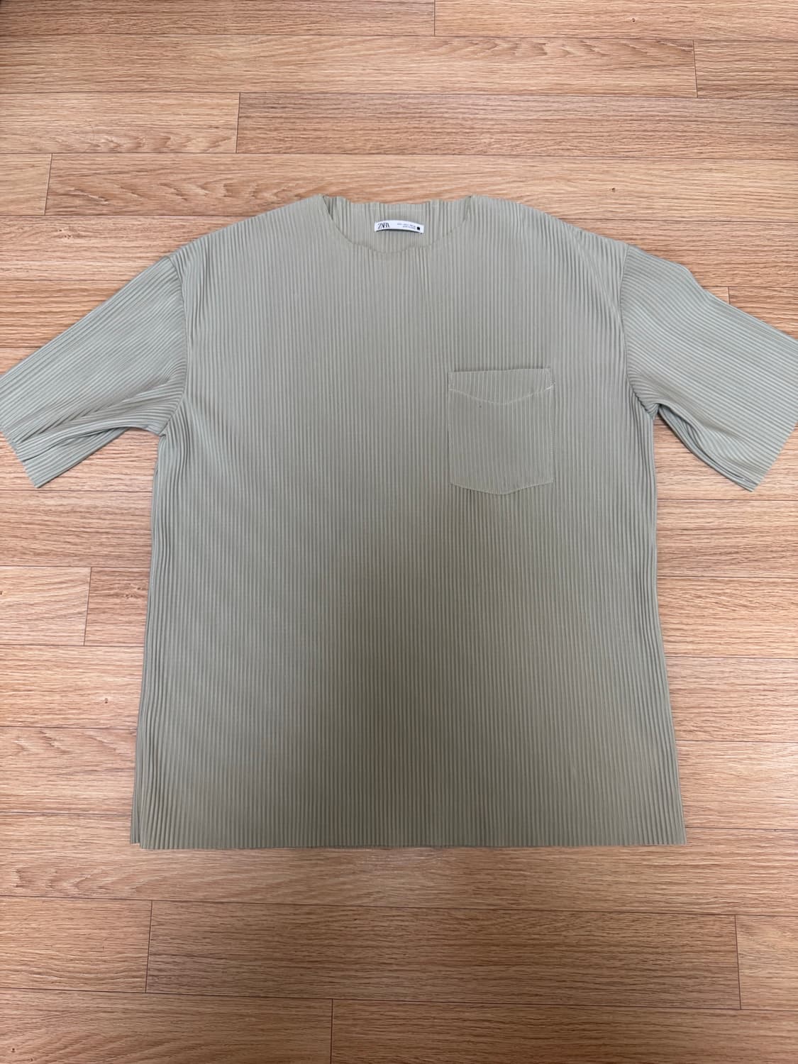 자라 ZARA 플리츠 티셔츠 L 상품이미지1