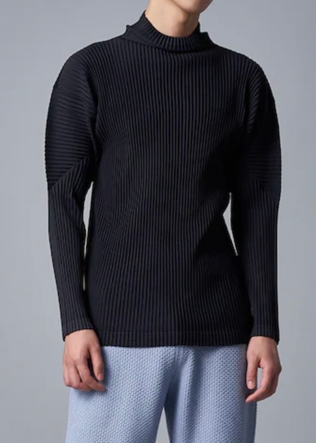 옴므 플리세 네이비 하이넥 상품이미지4