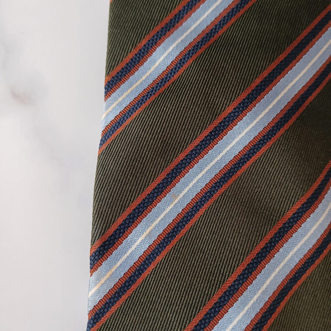 아쿠아스큐텀 실크 스트라이프 넥타이 8.5cm A등급 A18918
 상품이미지8