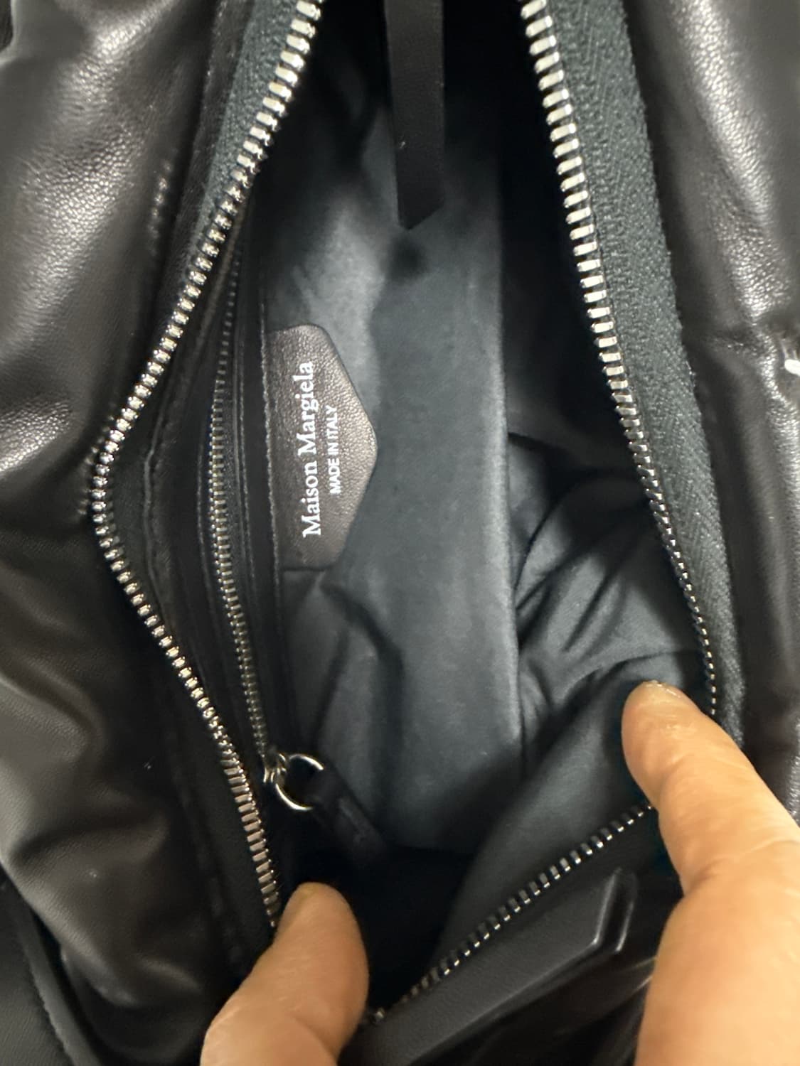 마르지엘라 글램 슬램 카프스킨 필로우백 상품이미지6