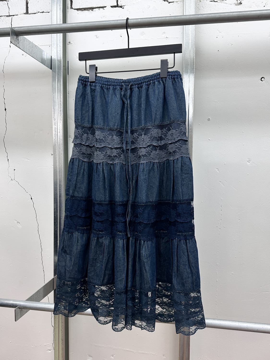 rosa cheri denim lace trimmed strap skir 상품이미지1