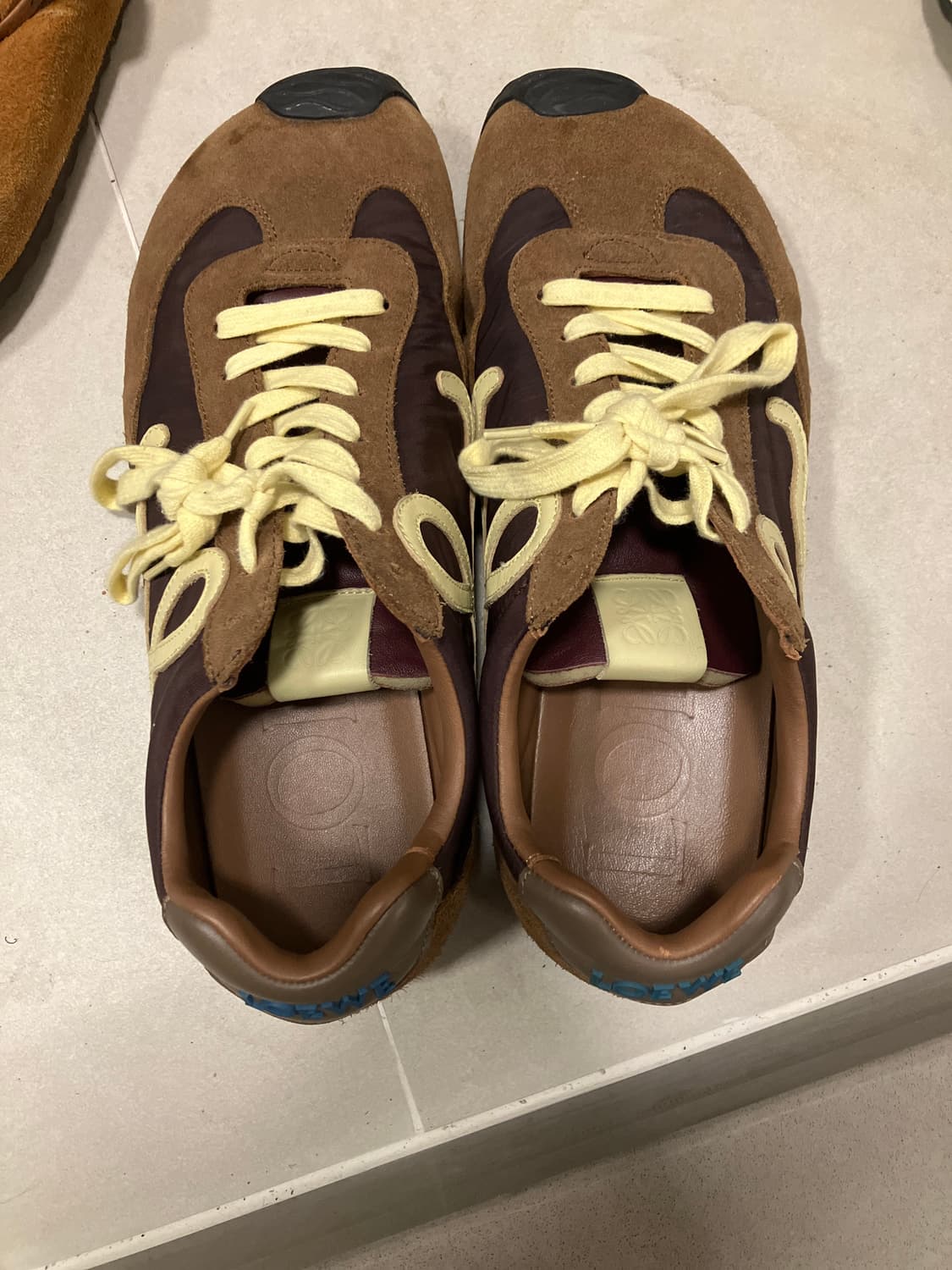 로에베 발레 러너2.0 판매합니다 43사이즈 상품이미지1