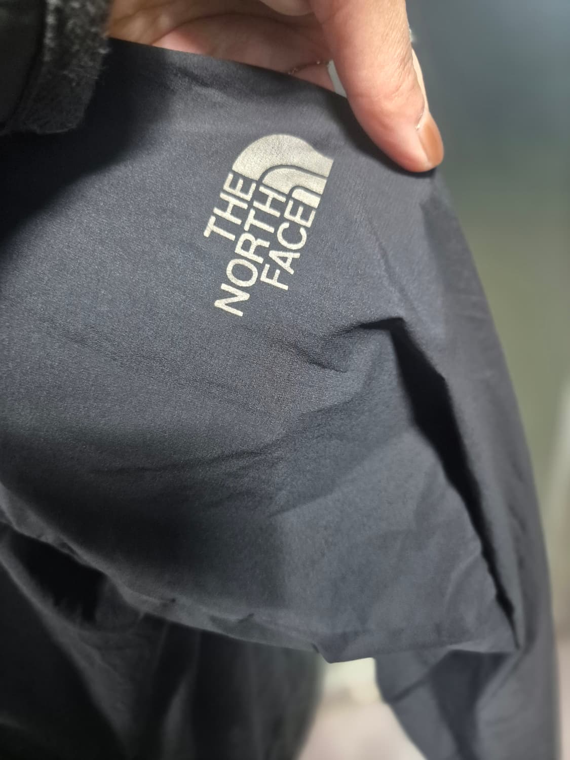 노스페이스 바람막이 블랙 여성용 상품이미지3