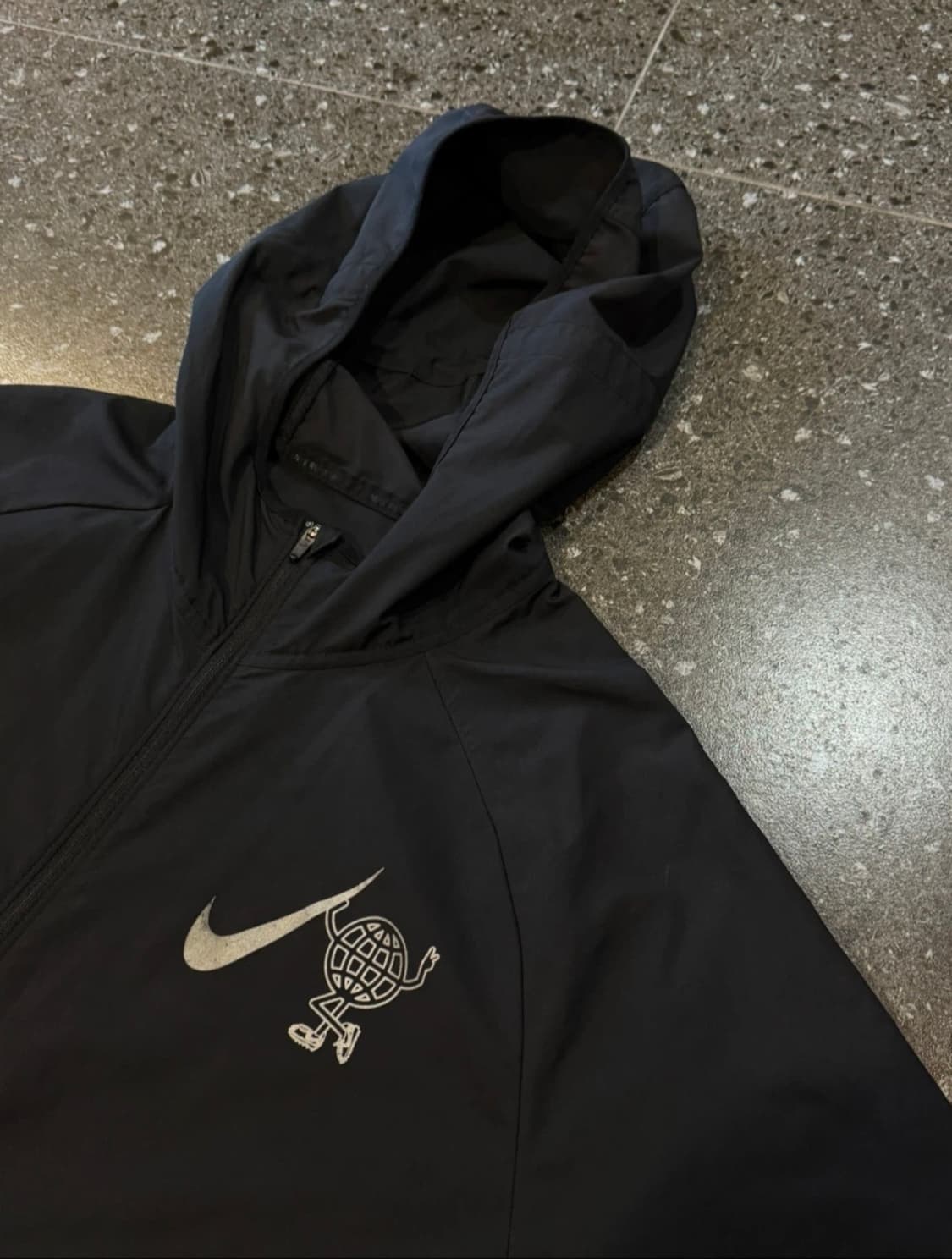 나이키 런닝 Worldwide 바람막이 상품이미지3