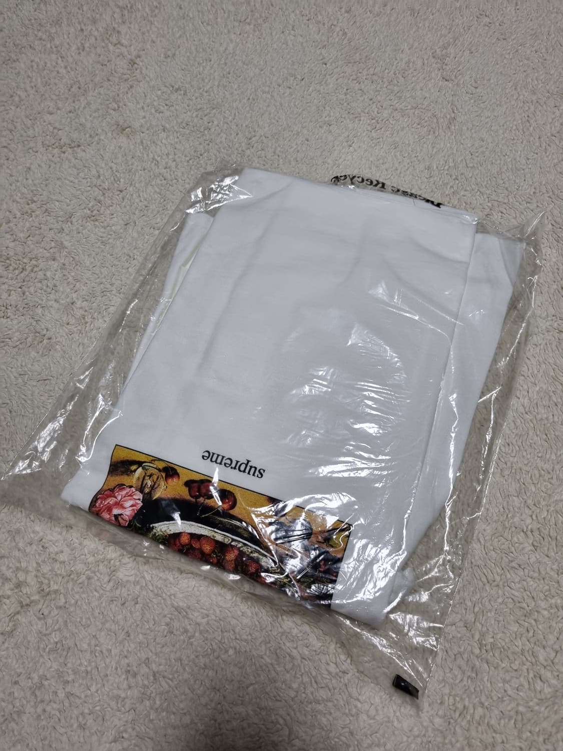 슈프림 스트로베리 티셔츠 상품이미지2