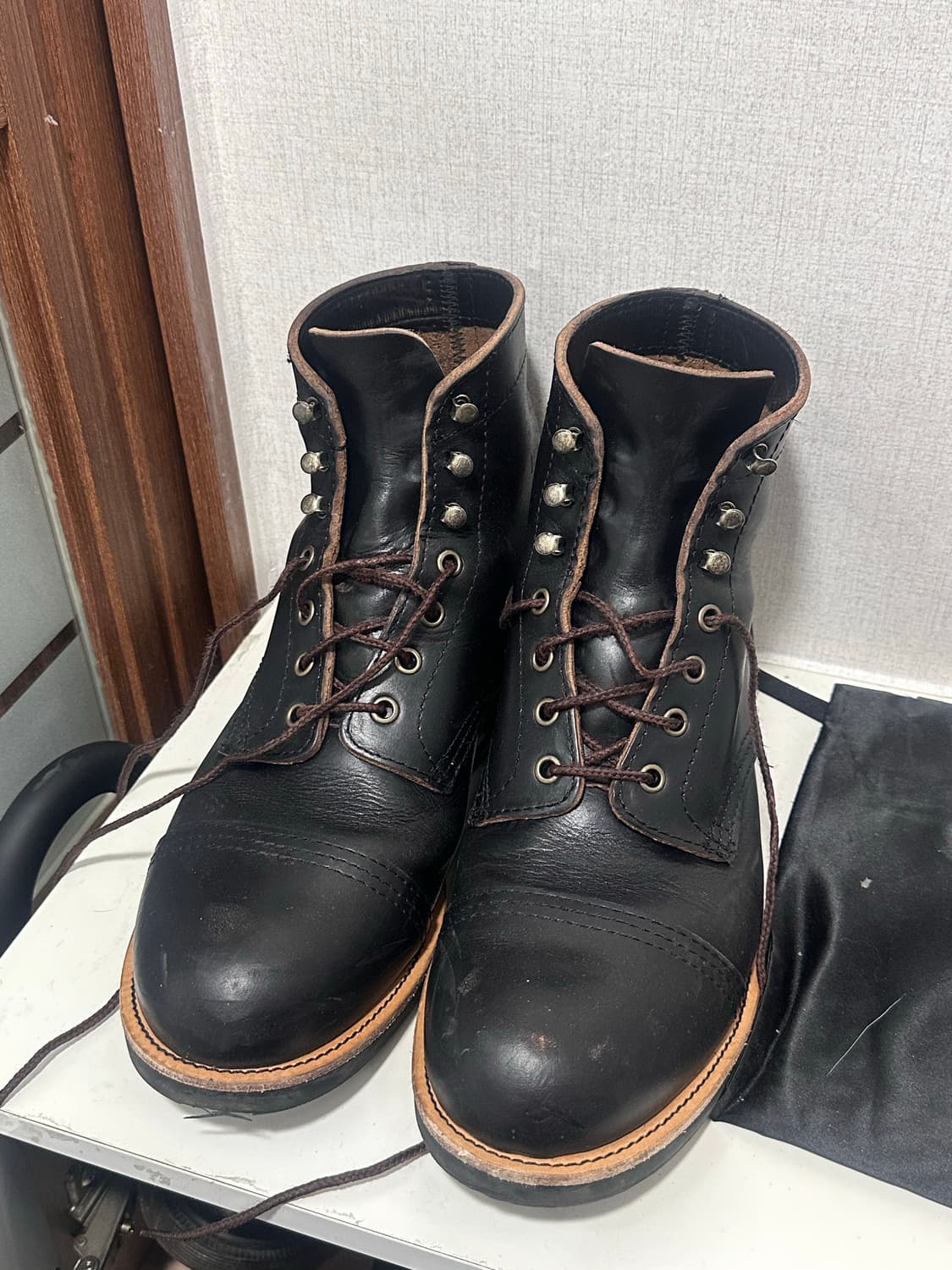 조셉트 크롬악셀 워커 부츠 280사이즈입니다. 사진에서 보시다시피, 묵직 상품이미지1