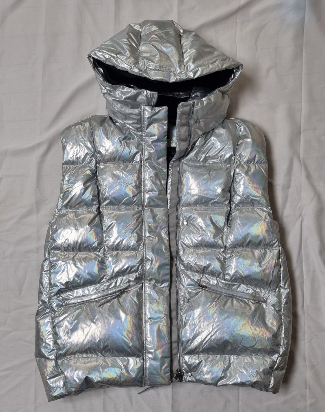 뉴발란스 루즈핏 조끼패딩 매탈실버 상품이미지1