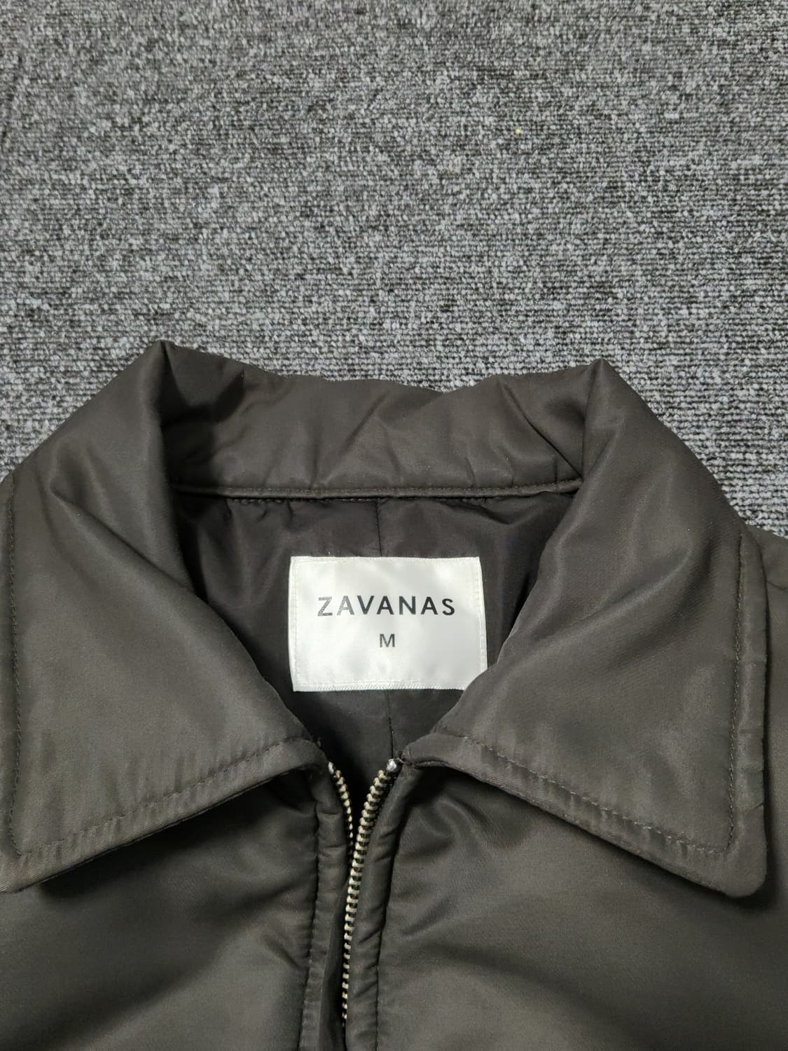 자바나스 미니멀 나일론 카라 자켓 블랙 카키 상품이미지2