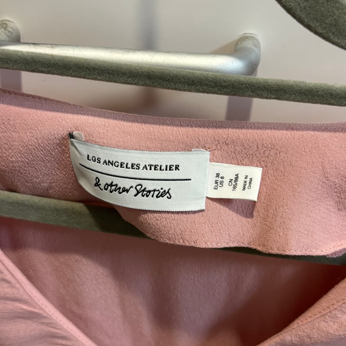 & Other Stories 앤아더스토리 핑크 V넥 블라우스 상품이미지5