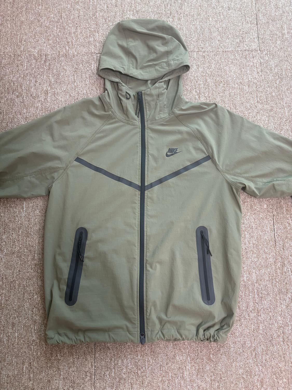 나이키 테크 윈드러너 올리브 블랙 M 사이즈 상품이미지1