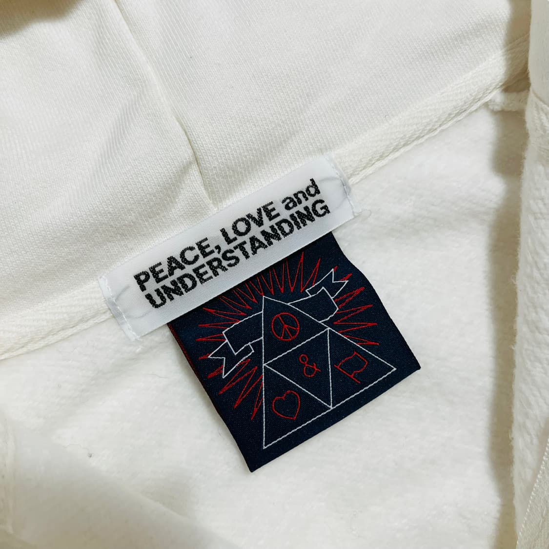 PEACE, LOVE and UNDERSTANDING Hoodie 상품이미지6