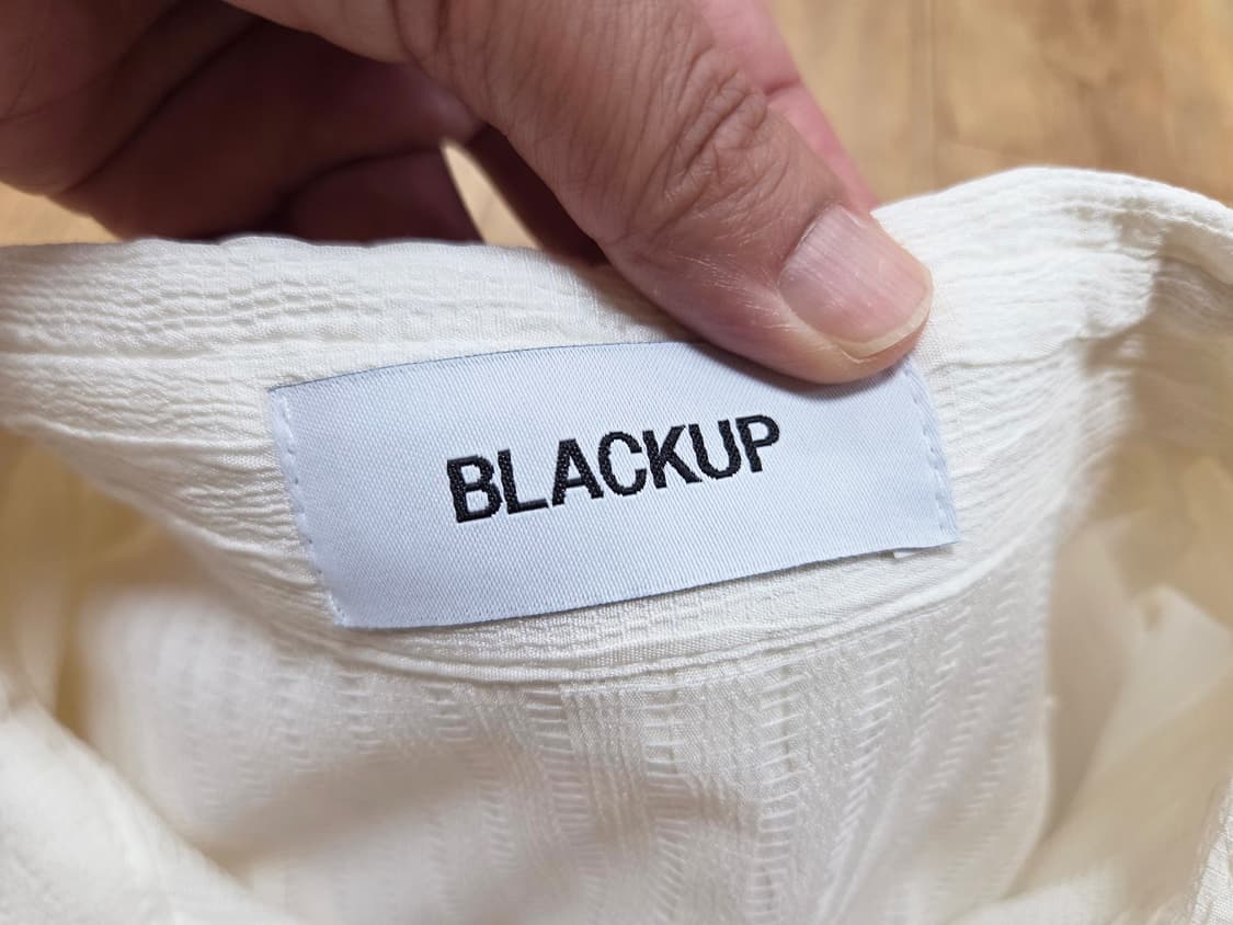 블랙업(BLACKUP) 엘솝 버튼 플리츠블라우스 55 새상품 상품이미지7