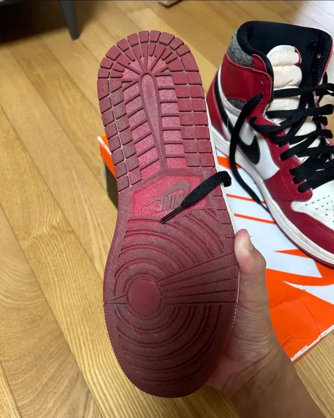 조던 1 레트로 하이 OG 시카고 2022 상품이미지3