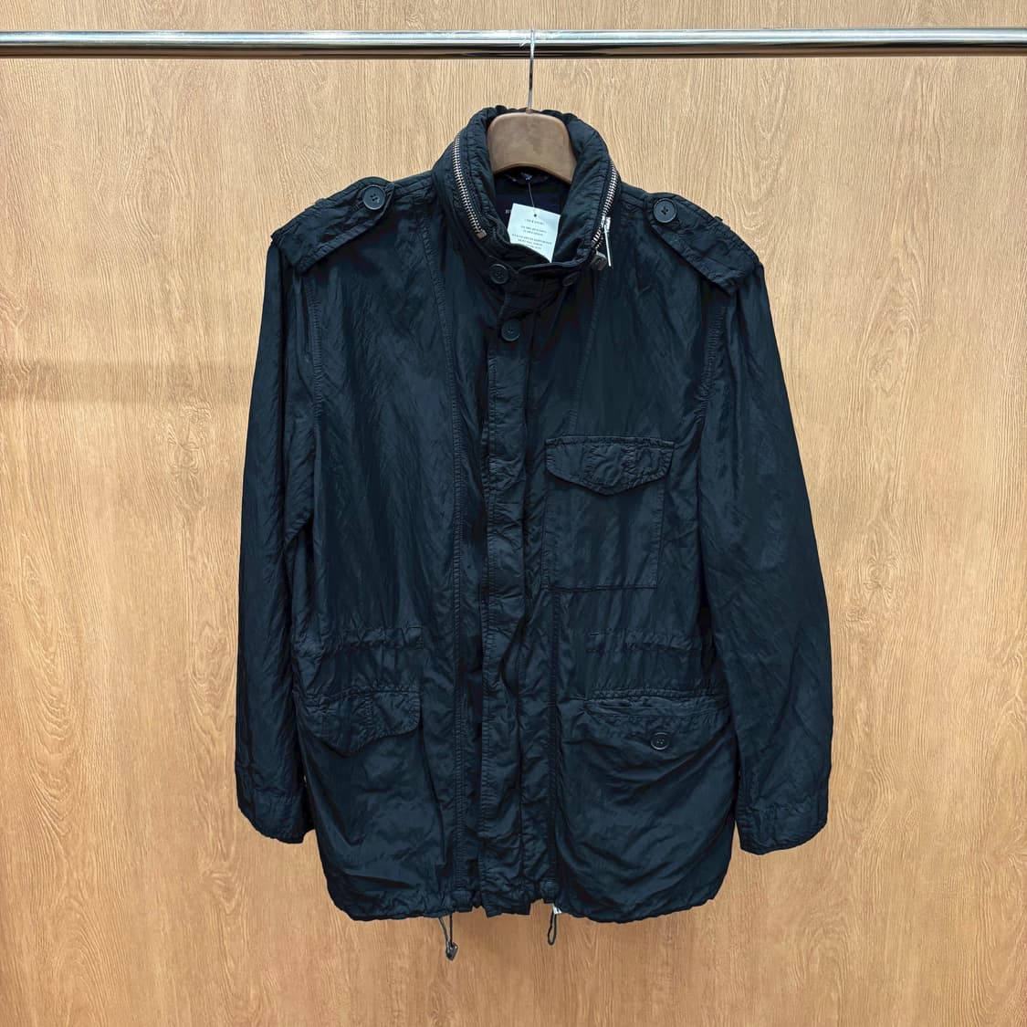 버버리 런던 하이넥 라이트 야상 자켓 어깨 견장 스트링 디테일 블랙 상품이미지2