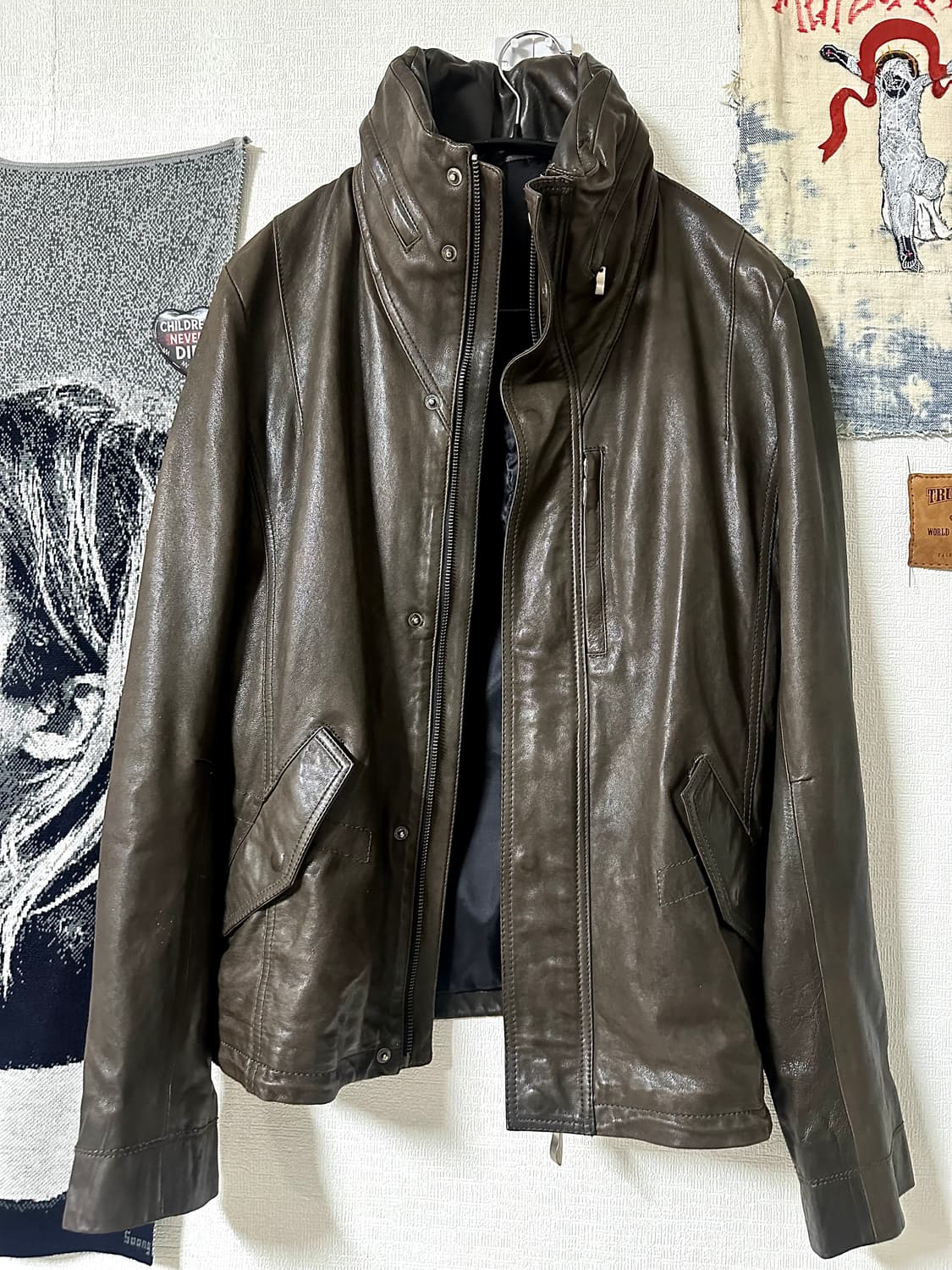 솔리드 옴므 램스킨 하이넥 히든후드 레더자켓 상품이미지5