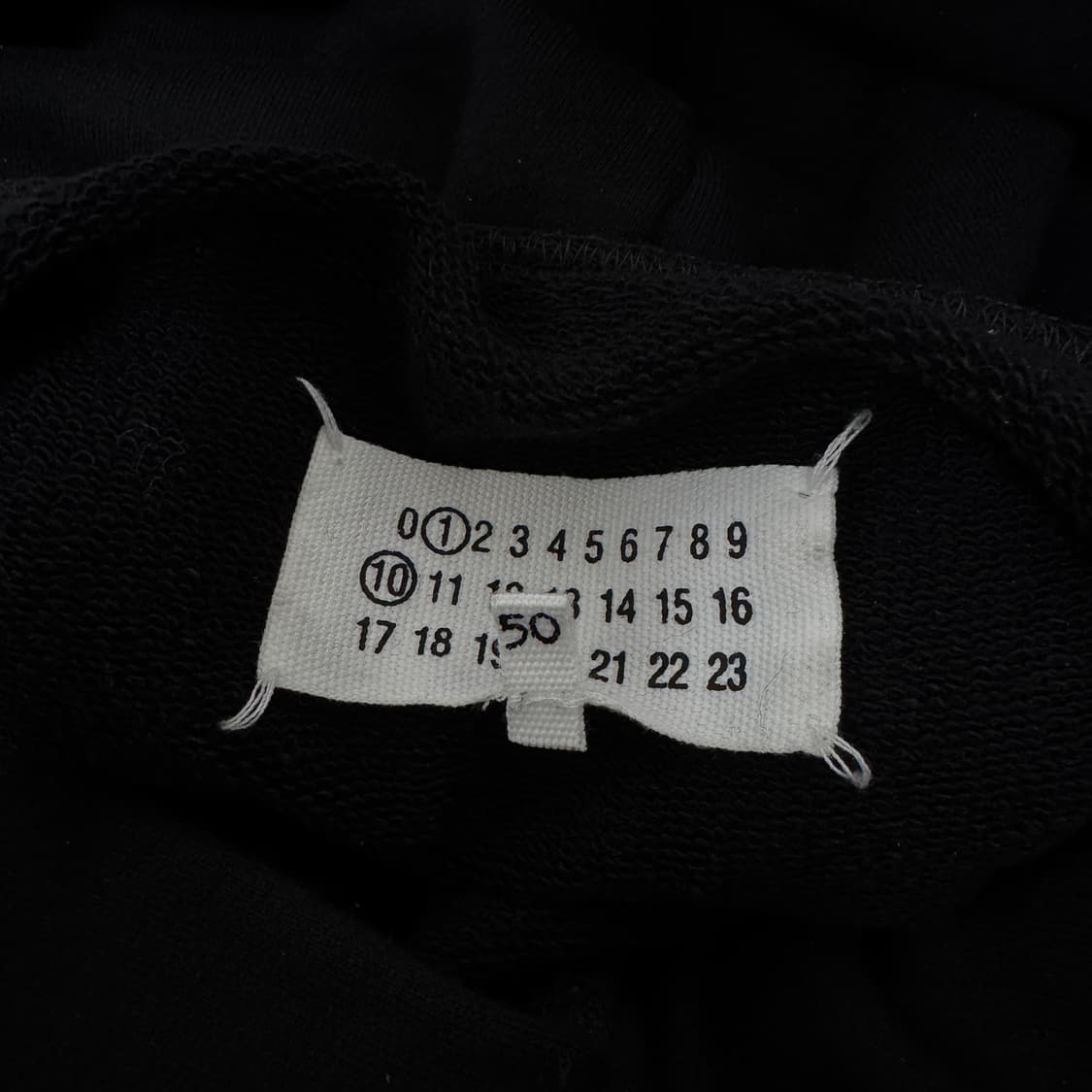 메종 마르지엘라 블랙 리버스 로고 후드 50 사이즈 상품이미지6