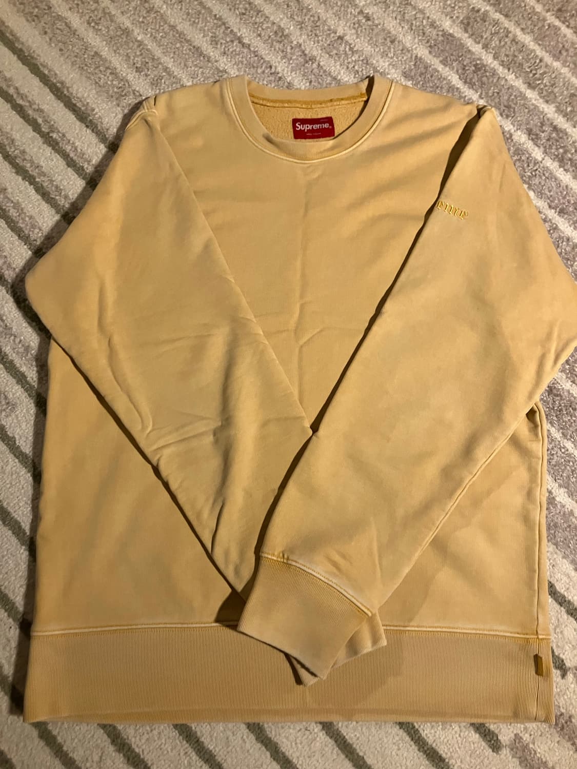 슈프림 옐로우 올드잉글리쉬 맨투맨 m 상품이미지1