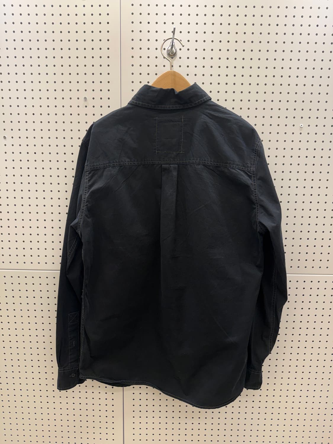 칼하트 아웃스티치 박시핏 워크 셔츠 U31 상품이미지3