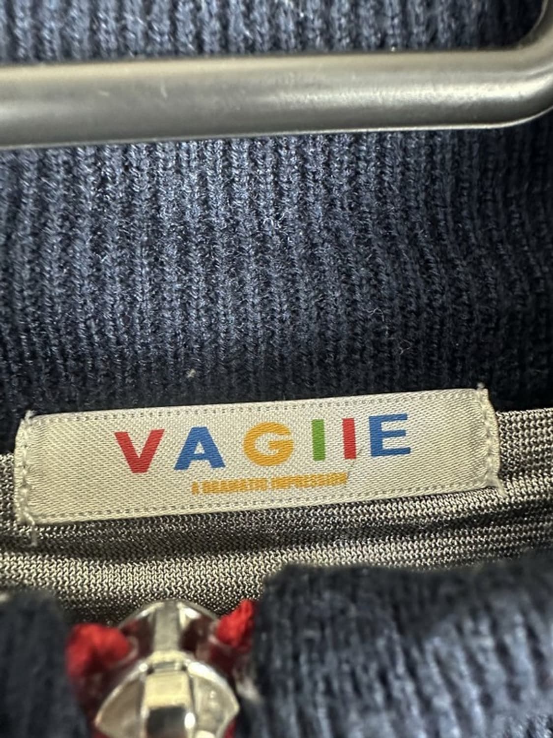 [XL] VAGIIE 울혼방 케이블 자수패치 니트집업 상품이미지3