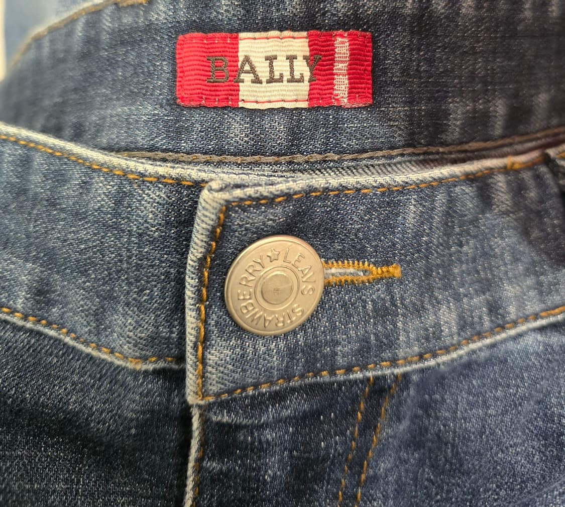 BALLY 발리 남성 청바지.  
싸이즈 35 상품이미지3