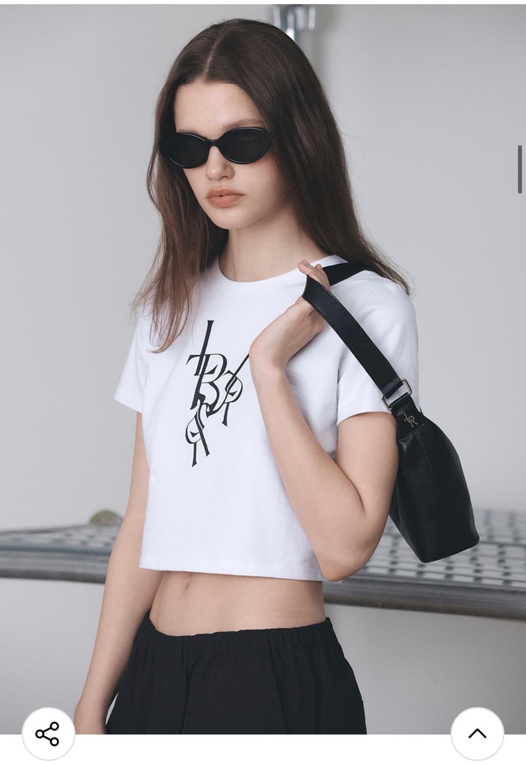 (FREE) 레더리 LR 로고 크롭 반팔 티셔츠 [WHITE] 판매 상품이미지1