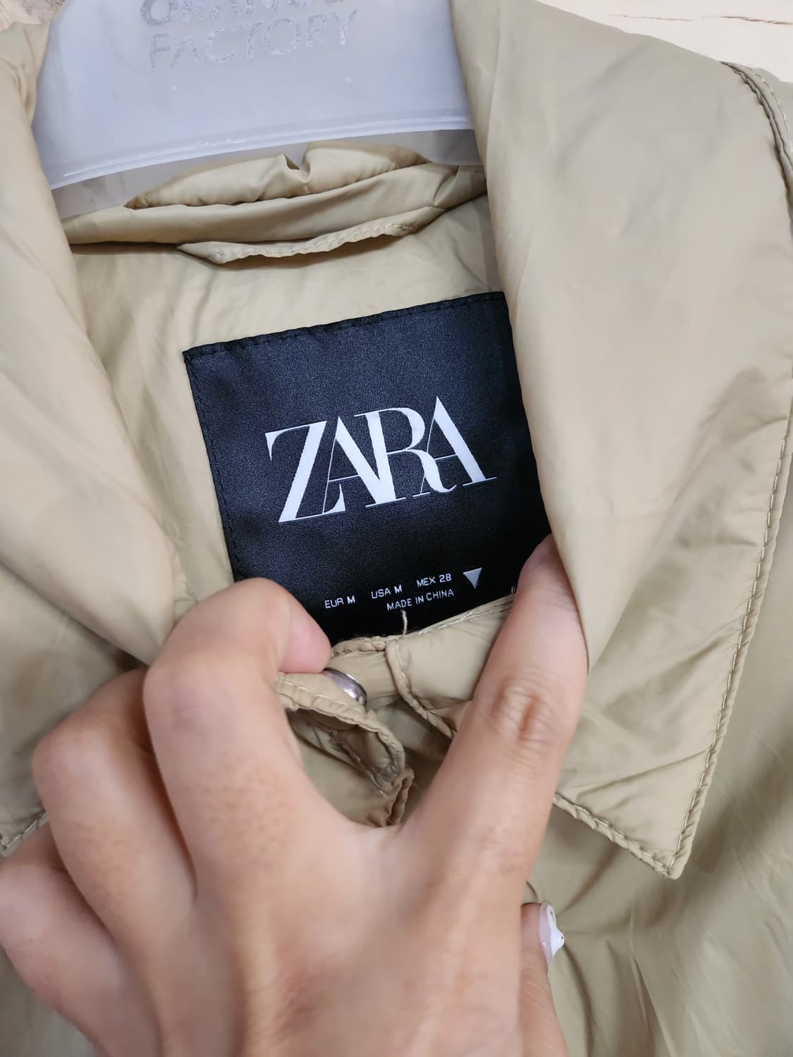 493) 자라 ZARA 오버핏 경량 패딩 상품이미지6