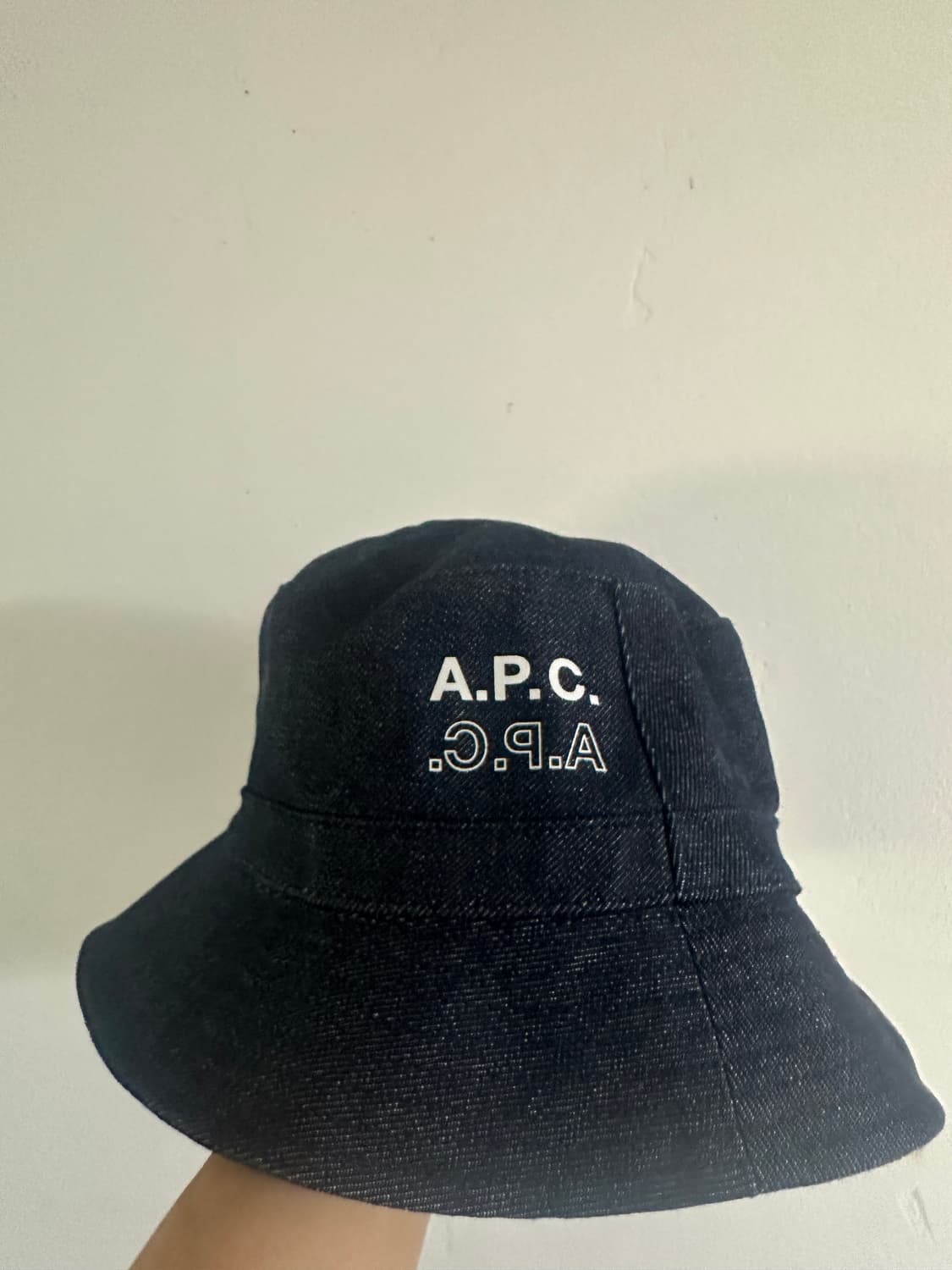 아페쎄 A.P.C 리지드 데님 버킷햇 상품이미지1