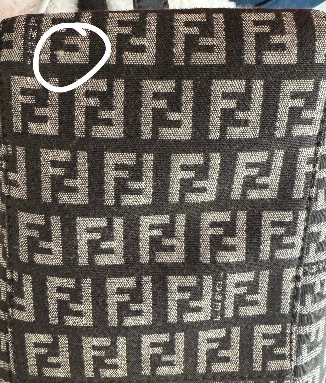 펜디 주카 빈티지 숄더백 상품이미지8