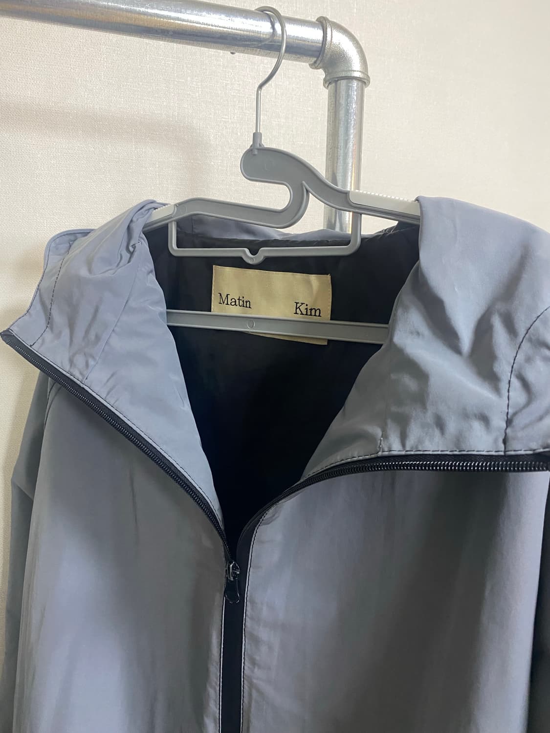 마뗑킴 LOGO HOODY JACKET IN GREY 상품이미지6