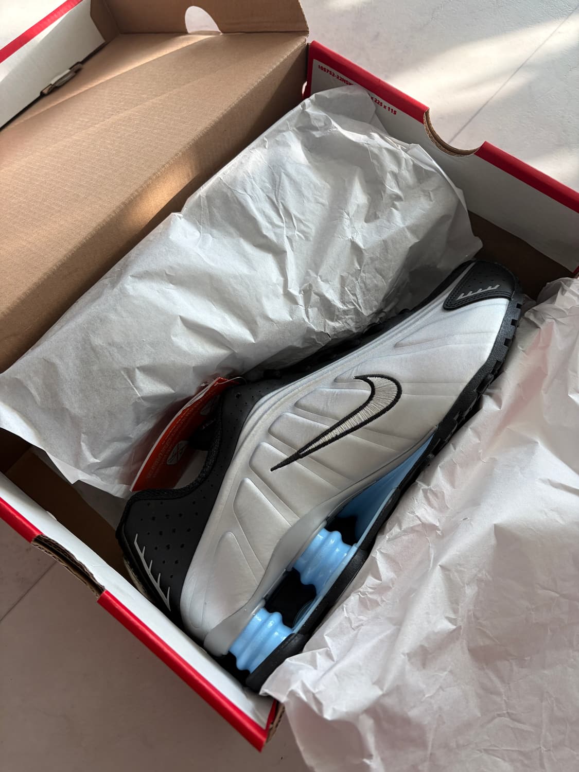 [280] 나이키 샥스 R4 메탈릭 실버 블랙 상품이미지4