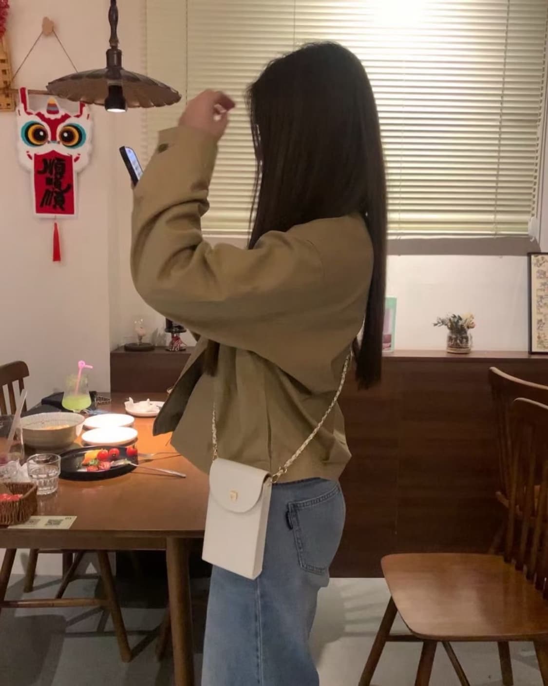 샤넬뷰티 코코 크러쉬 리미티드 플랩 체인 폰백 화이트 상품이미지10