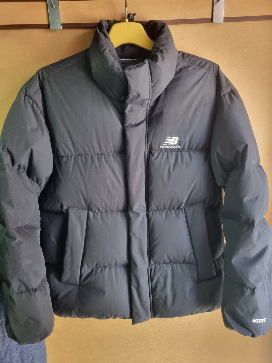 뉴발란스 공용 구스 숏패딩  상품이미지1