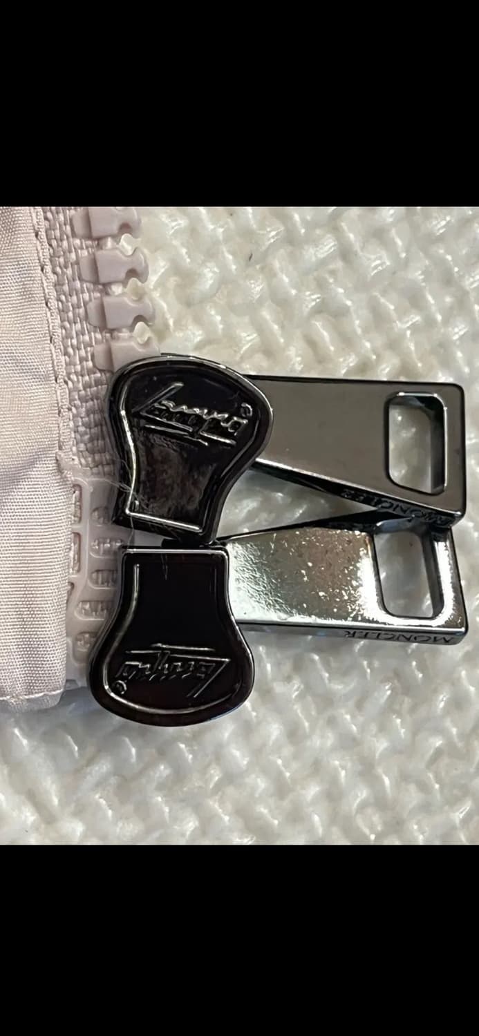 MONCLER RUFFLE HEM PUFFER JACKET SALE 상품이미지8