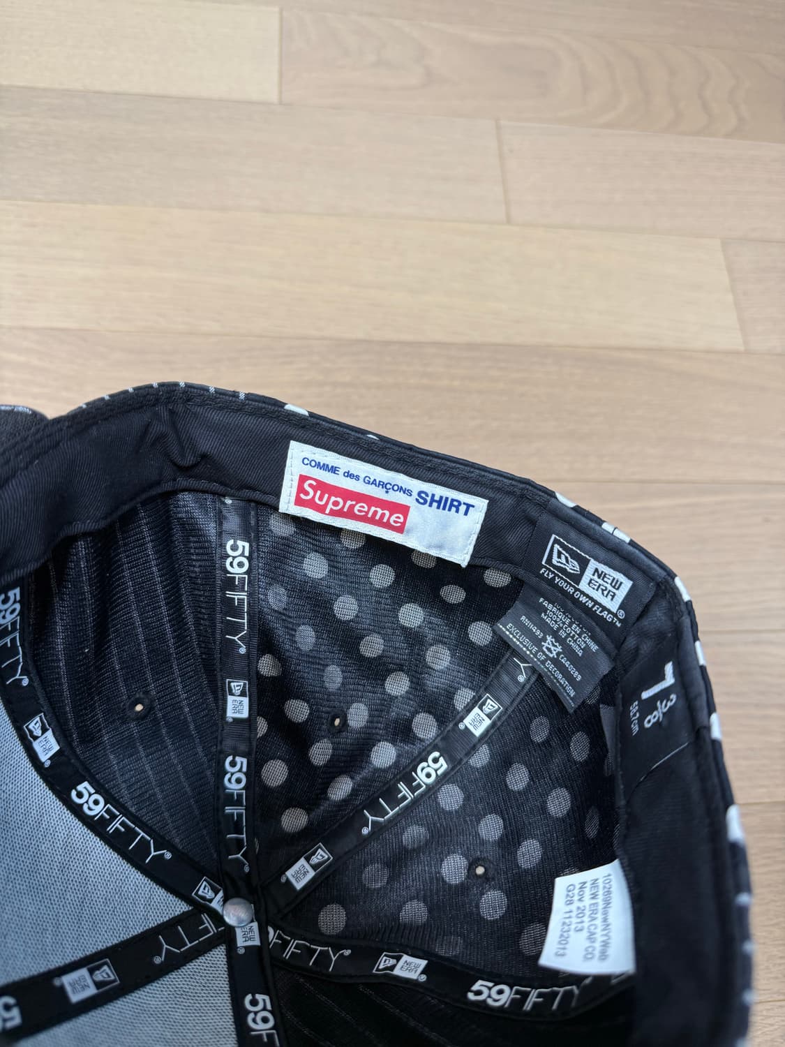 슈프림 꼼데가르송 뉴에라 상품이미지4