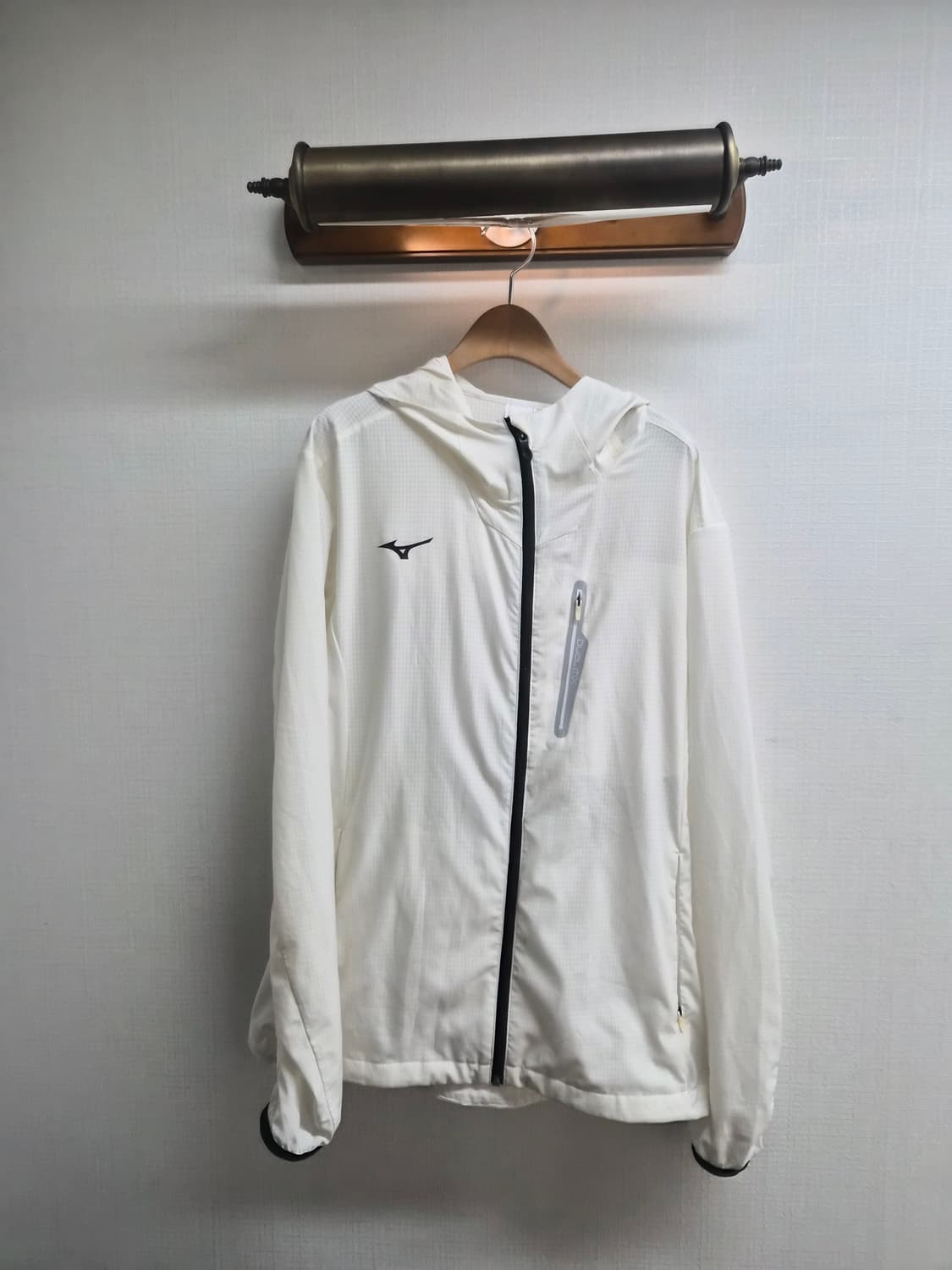 L) 미즈노 경량 러닝 바람막이 팝니다 상품이미지1