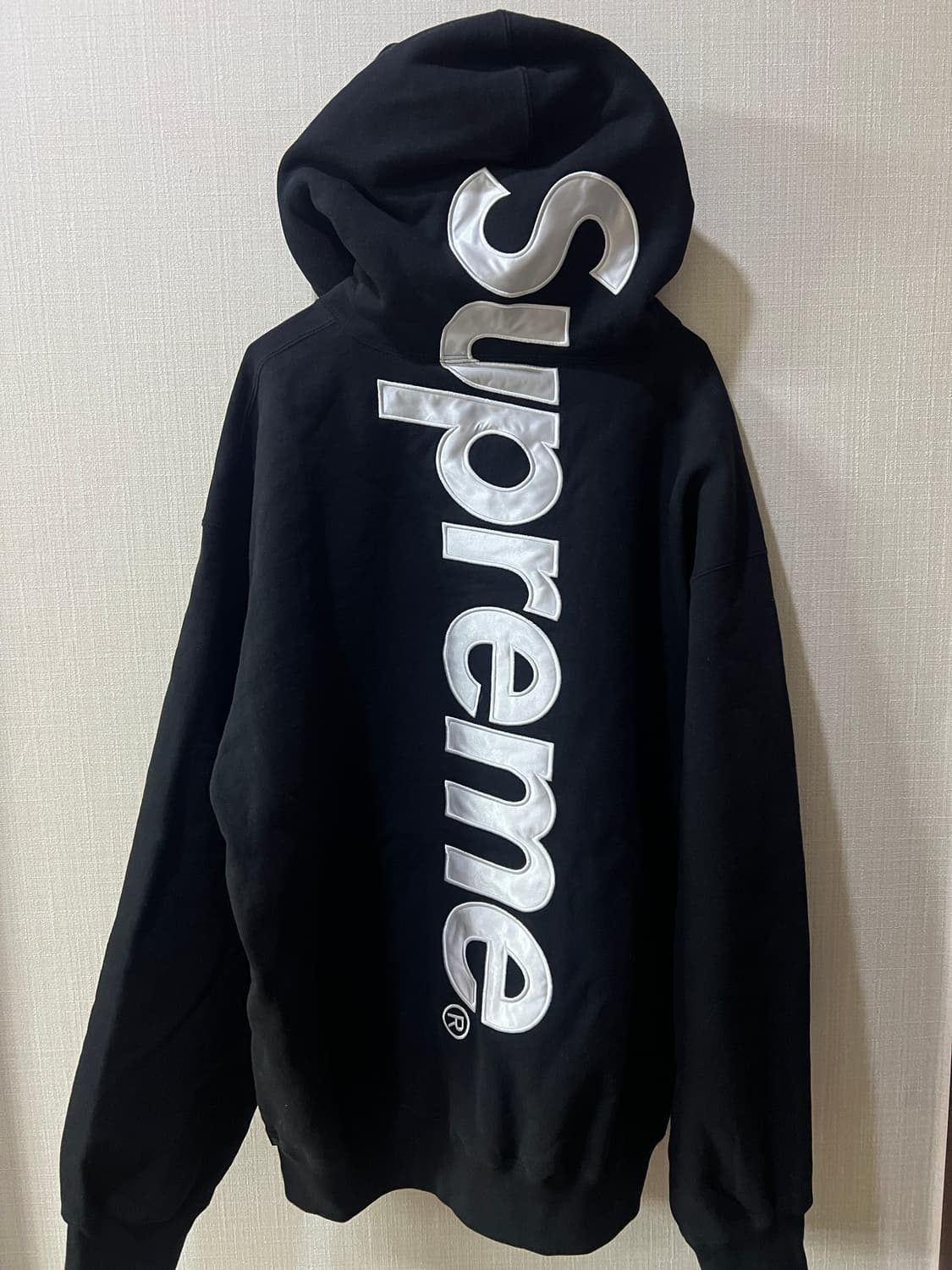 [새상품] 슈프림supreme 블랙 사틴 후드 상품이미지1