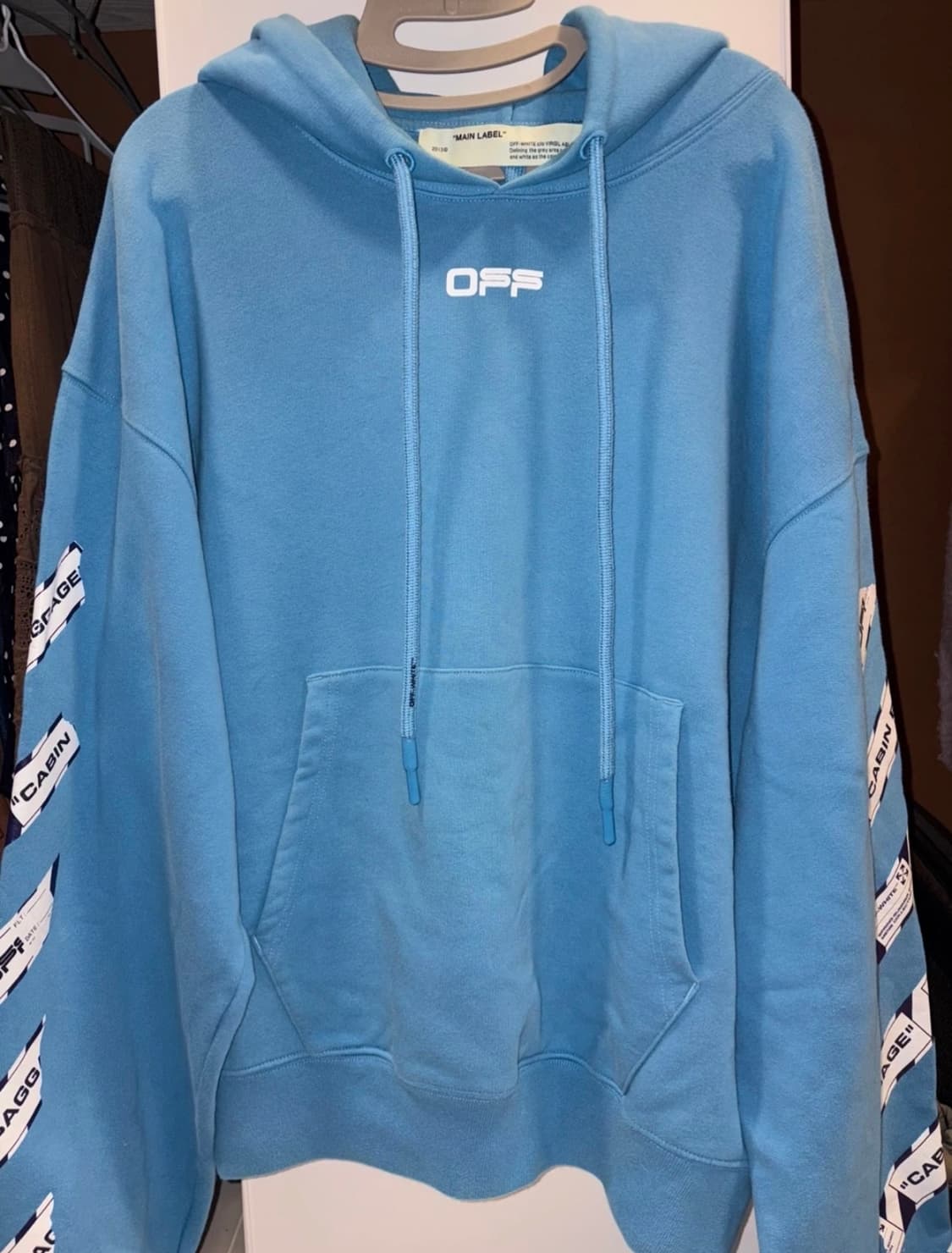 오프화이트 다이애그널 에어포트 애로우 후드티 상품이미지1