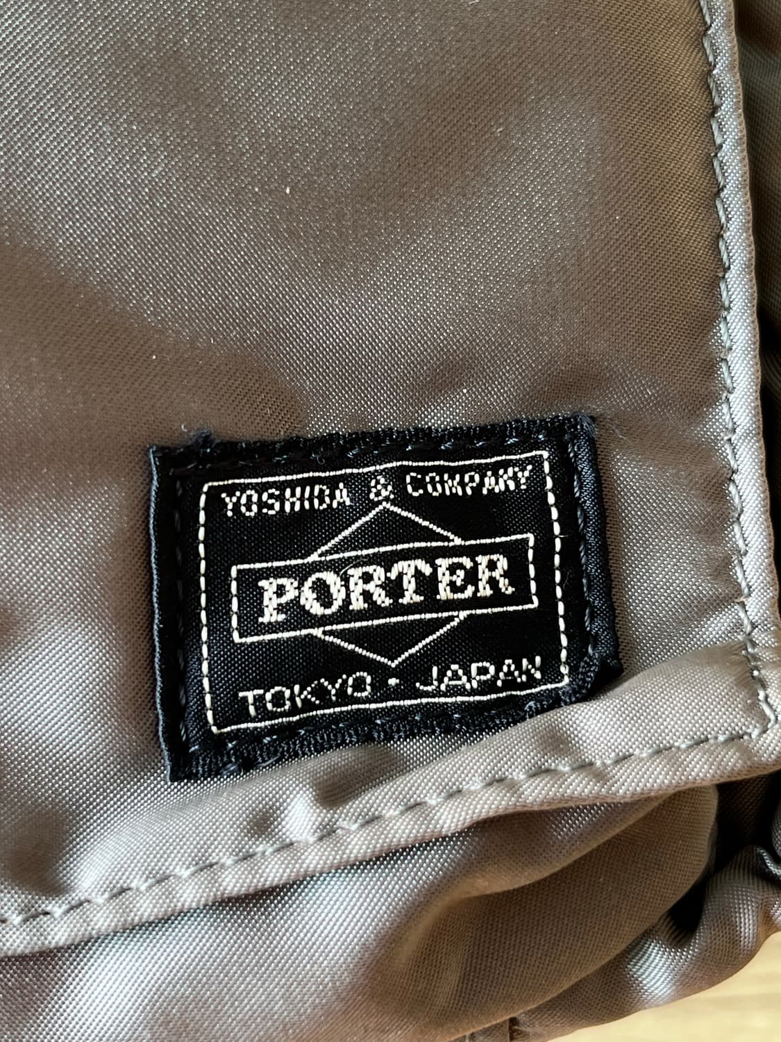 요시다 포터 탱커 숄더백 (XL) 실버 그레이 622-77137 상품이미지3