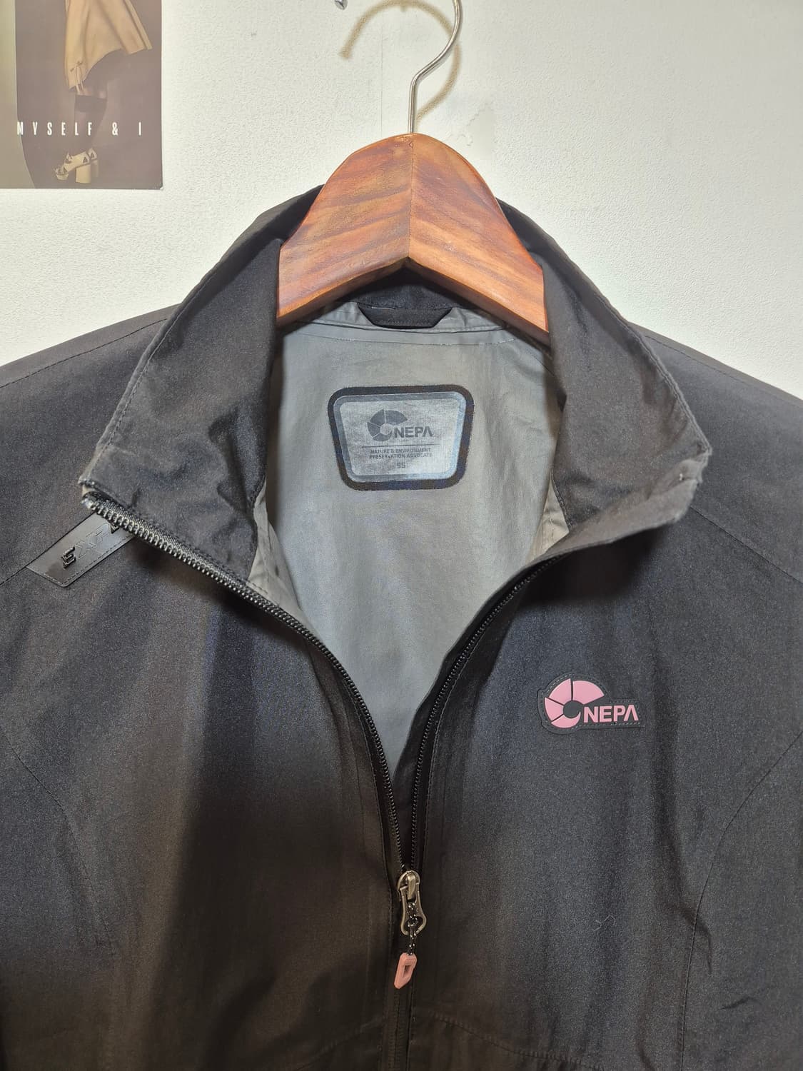 네파 고어텍스 여성 바람막이 자켓  95
사이즈  실측 가슴단면  49  상품이미지5