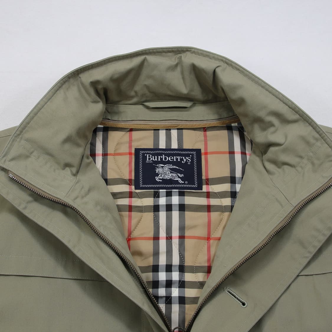 (착용컷) 버버리 클래식 자켓 (남성용 100) 상품이미지5