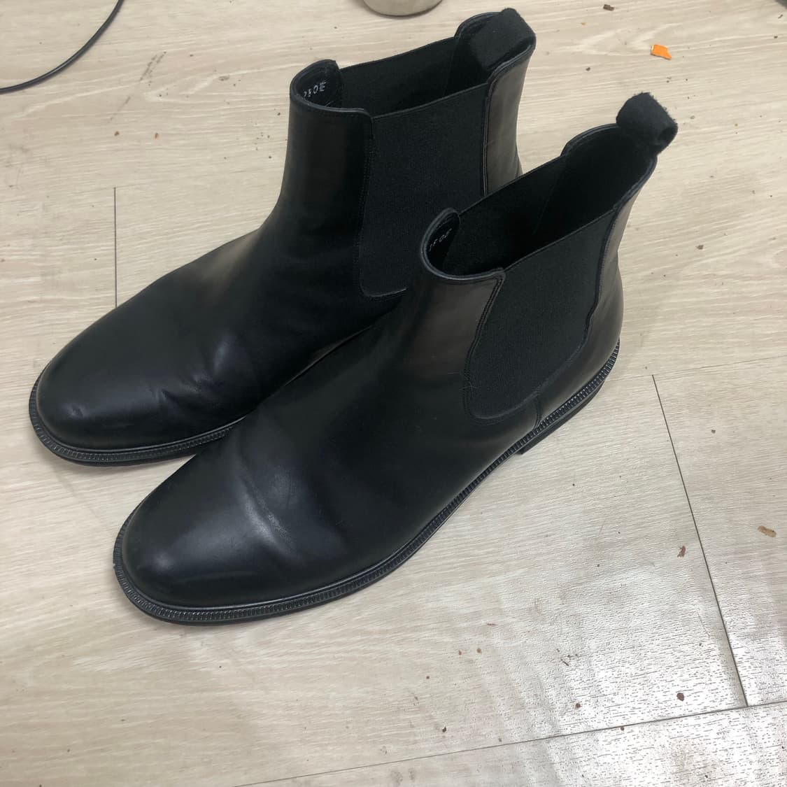 오뷔제 천연가죽 첼시부츠 280 사이즈 상품이미지1