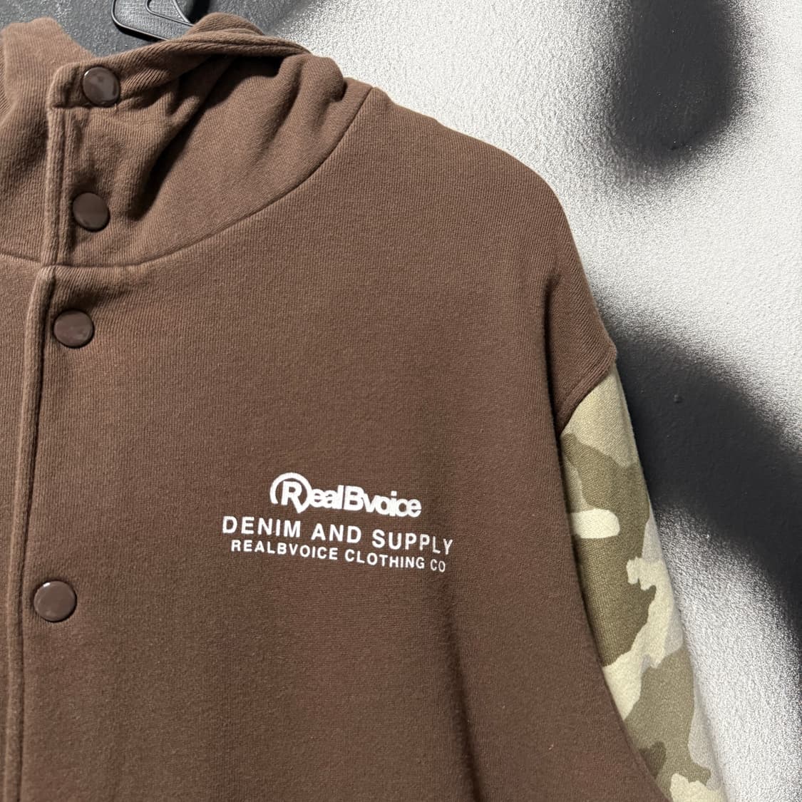 Real Bvoice 리얼 보이스 데저트 카모 하이넥 후드 바시티 자켓 상품이미지3