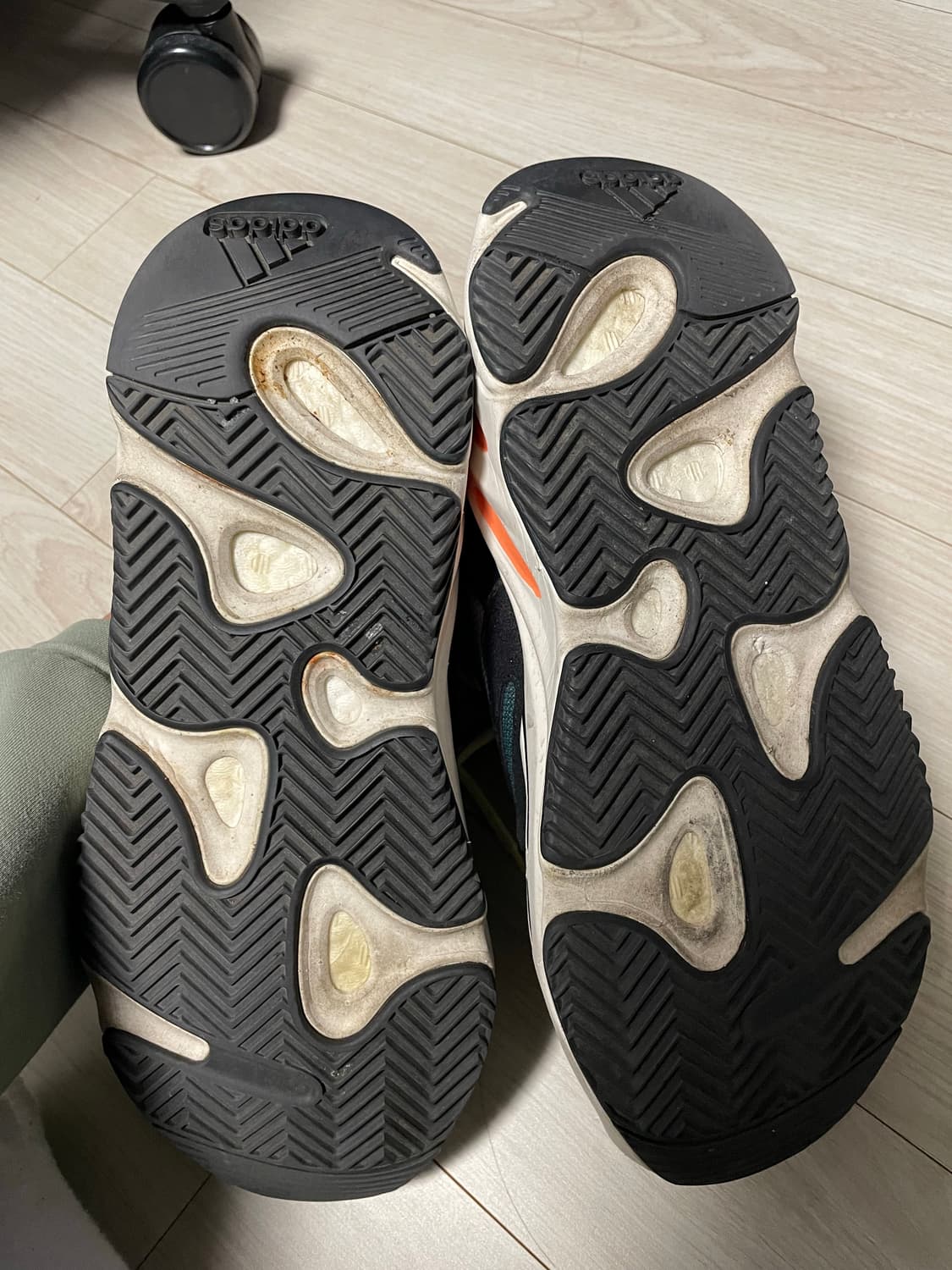 아디다스 이지부스트 700 웨이브러너 270 상품이미지6