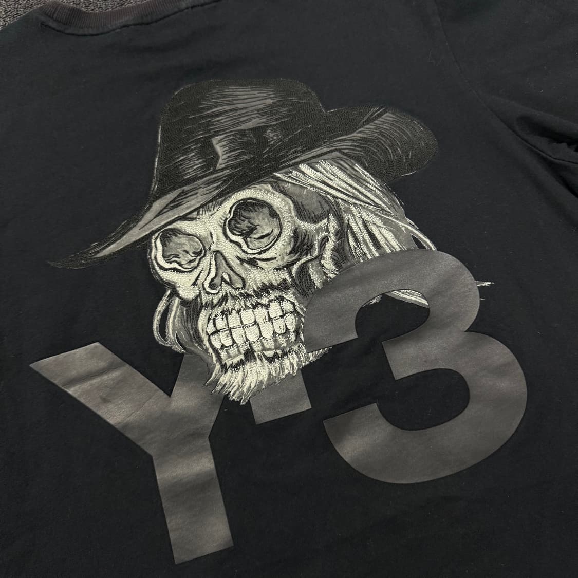 Y-3 아디다스 요지야마모토 백 스컬자수 반팔티 상품이미지4