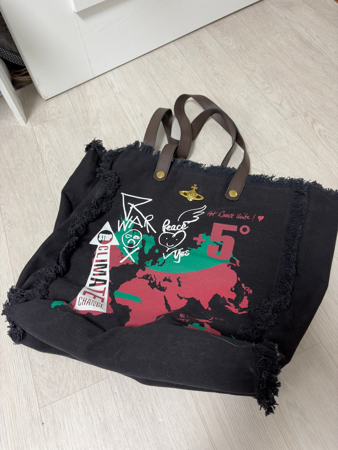 비비안웨스트우드 Let it rock  Tote 상품이미지2