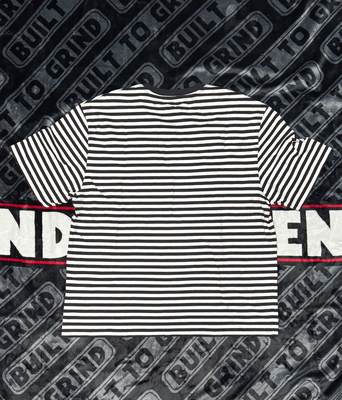 무신사 스탠다드 스트라이프 릴랙시드 크루 넥 숏 슬리브 티셔츠 블랙 화이 상품이미지2