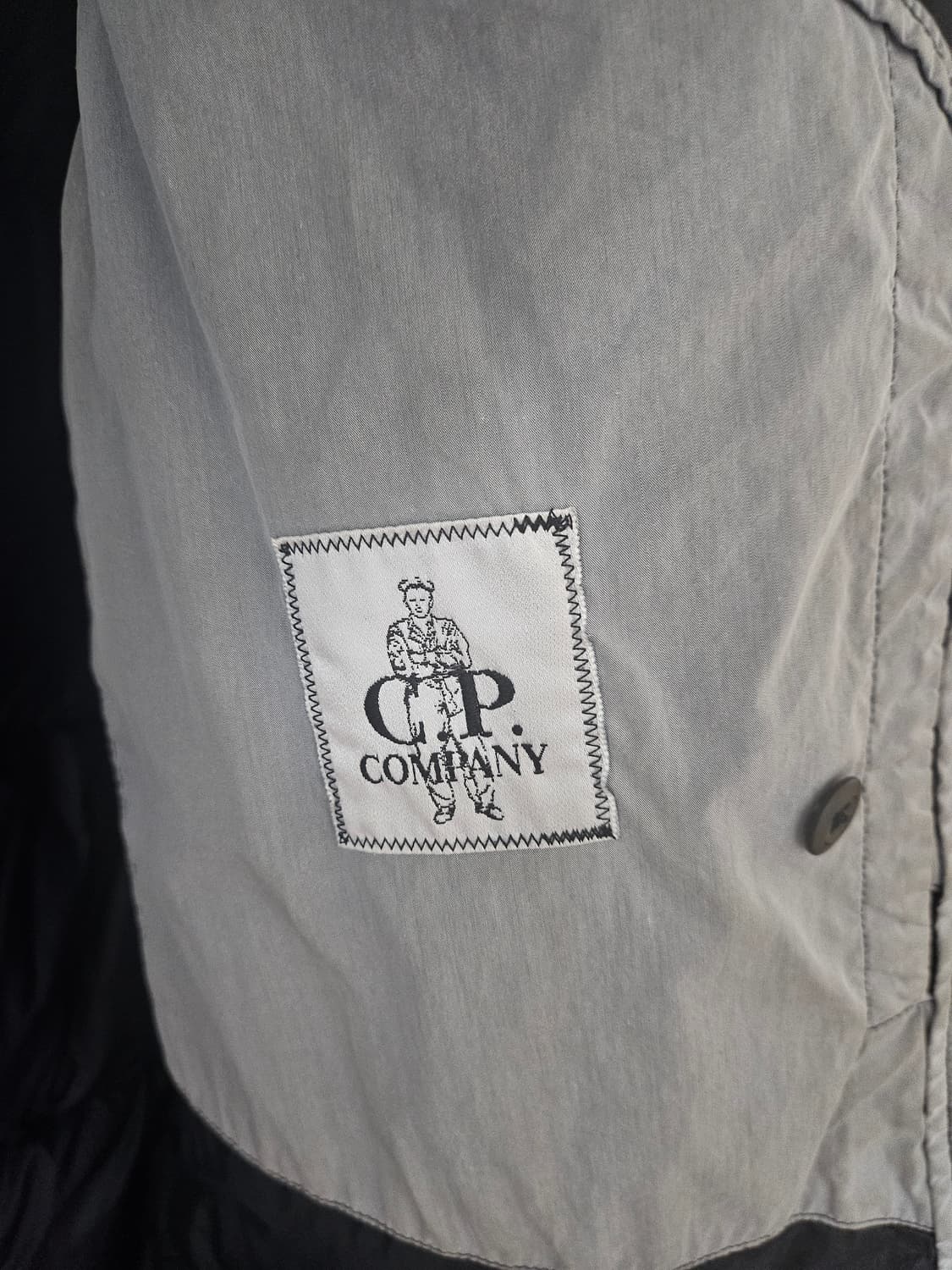 cp컴퍼니 롱패딩 블랙50사이즈(100-105) 상품이미지8