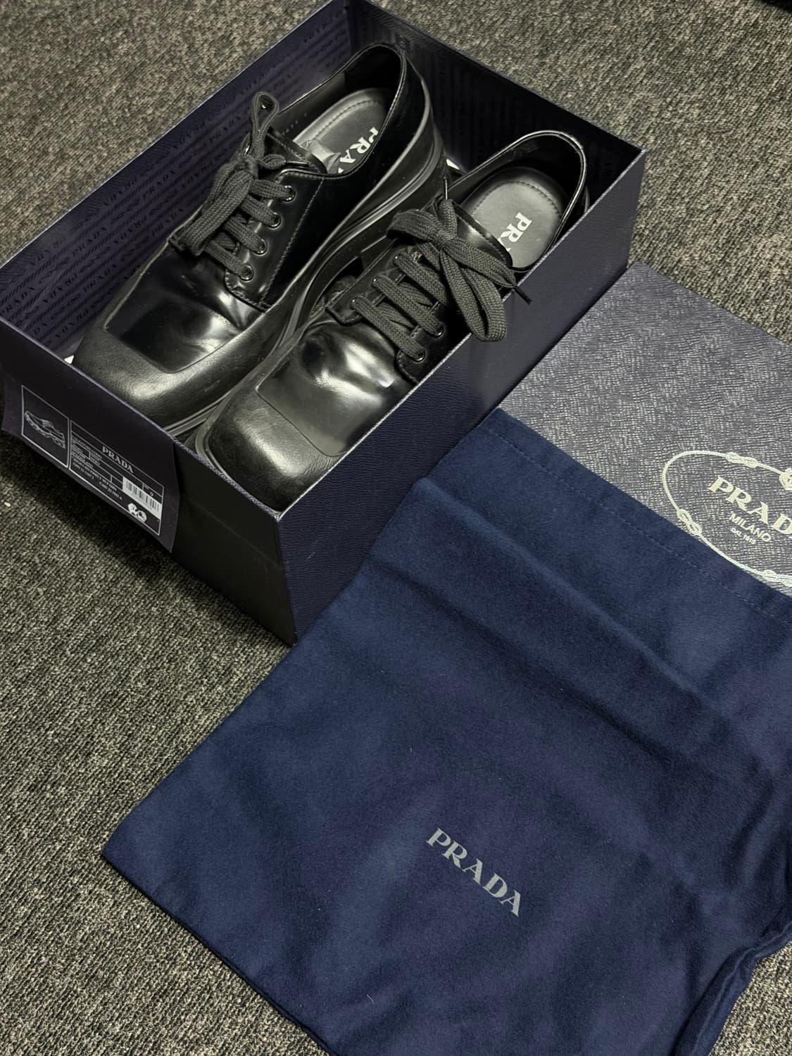 프라다 브러쉬드 레더 더비 슈즈 280사이즈(uk9) 상품이미지4